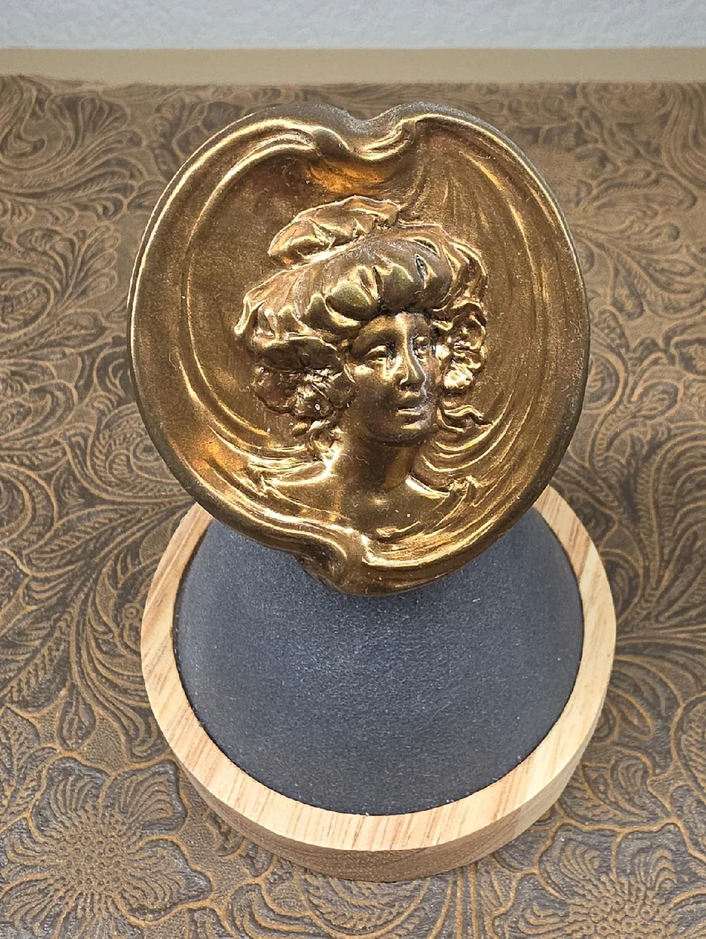 Vintage Art Nouveau Gold Color Metal Woman's Portrait Head Ornate Brooch